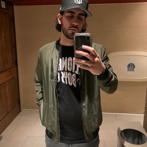 Meet your Posher, Darion